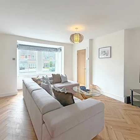 The - Stylish Sleeps 6 With Parking *