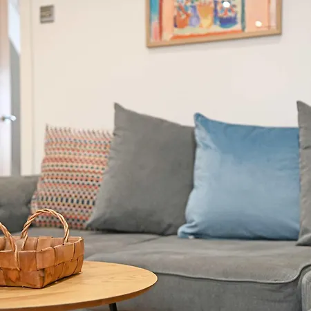 The - Stylish Sleeps 6 With Parking * York