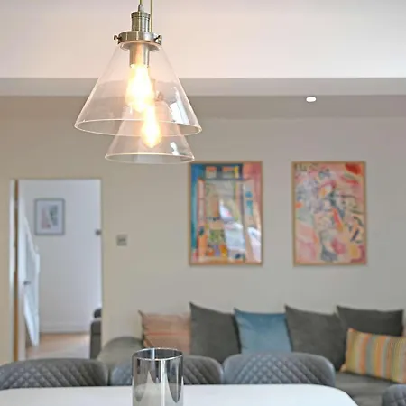The - Stylish Sleeps 6 With Parking Apartament *