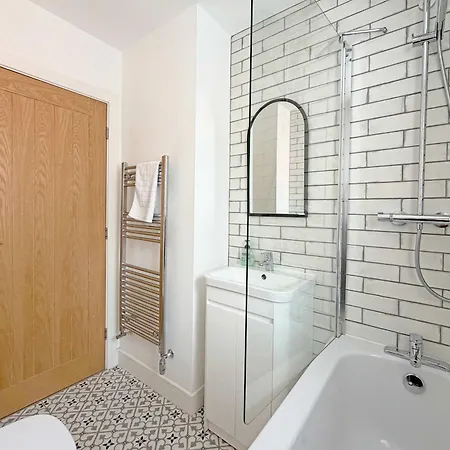 The - Stylish Sleeps 6 With Parking Apartamento York