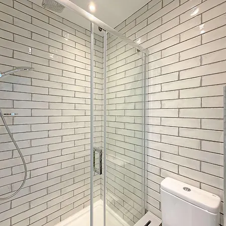 The - Stylish Sleeps 6 With Parking Apartamento York